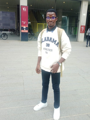 Evrard AHLONSOU, étudiant boursier à l’École d’Ingénieur Denis Diderot – France